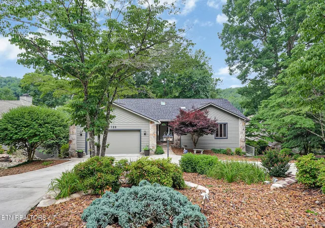 Photo 1 of Single family home for sale at 120 Chatham Ln, Crossville, TN 38558 | MLS# 1354719 | Listing updated on 2026-09-08