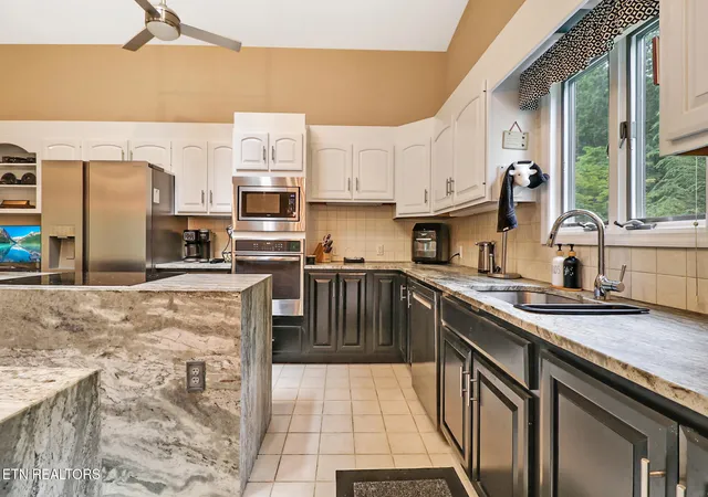 Photo 4 of Single family home for sale at 120 Chatham Ln, Crossville, TN 38558 | MLS# 1354719 | Listing updated on 2026-09-08