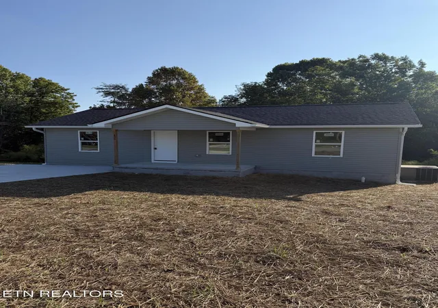 Photo 1 of Sale Pending at 450 Storie Ave, Crossville, TN 38555 | MLS# 1354806 | Listing updated on 2026-09-14