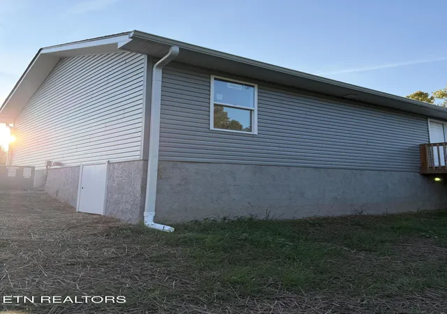 Photo 4 of Sale Pending at 450 Storie Ave, Crossville, TN 38555 | MLS# 1354806 | Listing updated on 2026-09-14