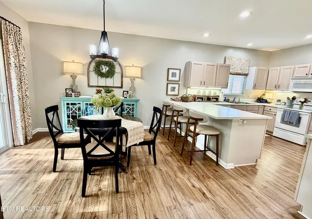 Photo 4 of Sale Pending at 118 Windsor Dr, Maryville, TN 37803 | MLS# 1354841 | Listing updated on 2026-09-26