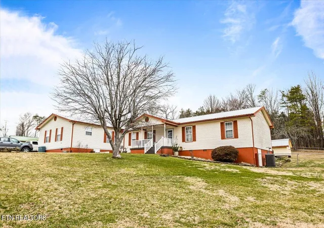 Photo 1 of Single family home for sale at 318 Springfield Dr, La Follette, TN 37766 | MLS# 1354768 | Listing updated on 2026-09-08