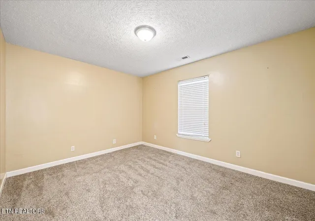 Photo 3 of Single family home for sale at 318 Springfield Dr, La Follette, TN 37766 | MLS# 1354768 | Listing updated on 2026-09-08
