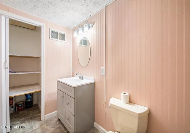 Photo 4 of Single family home for sale at 318 Springfield Dr, La Follette, TN 37766 | MLS# 1354768 | Listing updated on 2026-09-08