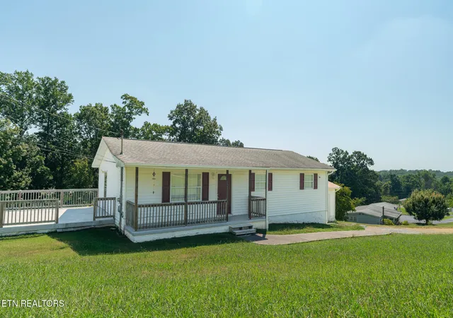 Photo 3 of Single family home for sale at 8718 Ventis Ln, Powell, TN 37849 | MLS# 1354776 | Listing updated on 2026-09-10