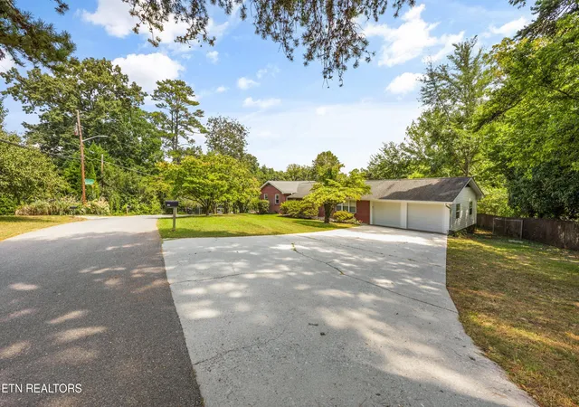 Photo 3 of Single family home for sale at 4418 Ne Garden, Knoxville, TN 37918 | MLS# 1354780 | Listing updated on 2026-09-08