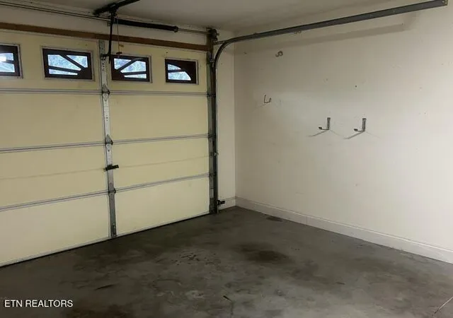 Listing Photo 2 - Condo for sale in building located at 3513 Vly Stream Wy, Knoxville, TN 37917