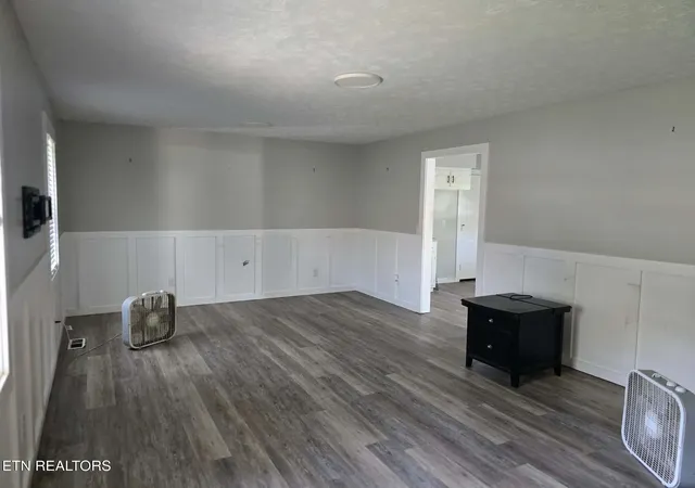 Photo 3 of Single family home for sale at 172 Liberty St, Jacksboro, TN 37757 | MLS# 1354745 | Listing updated on 2026-10-06