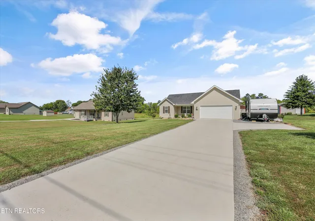 Photo 3 of Sale Pending at 5631 Old Niles Fry Pike, Greenback, TN 37742 | MLS# 1355695 | Listing updated on 2026-09-20