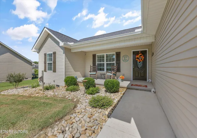 Photo 4 of Sale Pending at 5631 Old Niles Fry Pike, Greenback, TN 37742 | MLS# 1355695 | Listing updated on 2026-09-20