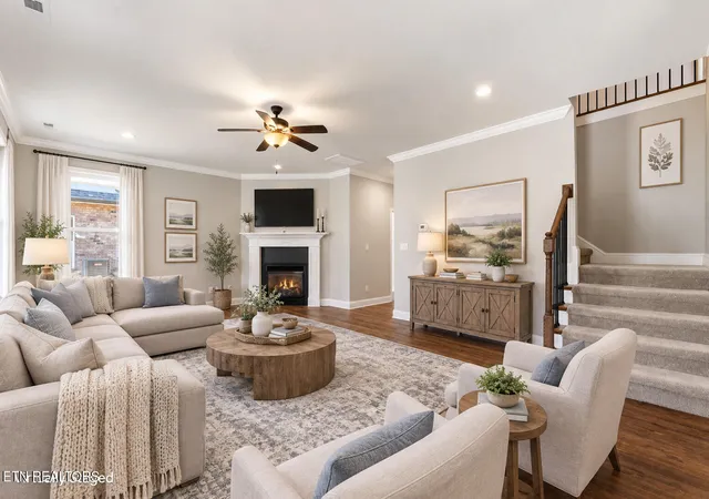 Photo 3 of Single family home for sale at 166 Crossroads Blvd, Oak Ridge, TN 37830 | MLS# 1355083 | Listing updated on 2026-09-10