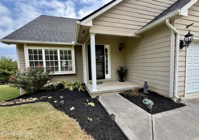 Photo 2 of Single family home for sale at 8435 Gardenside Ln, Powell, TN 37849 | MLS# 1354762 | Listing updated on 2026-09-08