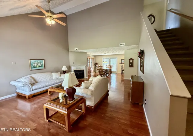 Photo 3 of Single family home for sale at 8435 Gardenside Ln, Powell, TN 37849 | MLS# 1354762 | Listing updated on 2026-09-08