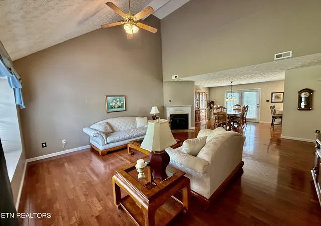 Photo 3 of Single family home for sale at 8435 Gardenside Ln, Powell, TN 37849 | MLS# 1354762 | Listing updated on 2026-09-08