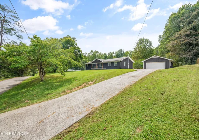 Photo 2 of Sale Pending at 523 2nd Norway Ln, Oliver Springs, TN 37840 | MLS# 1354865 | Listing updated on 2026-09-11