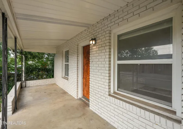 Photo 3 of Single family home for sale at 1503 Connecticut Ave, Knoxville, TN 37921 | MLS# 1354843 | Listing updated on 2026-09-11