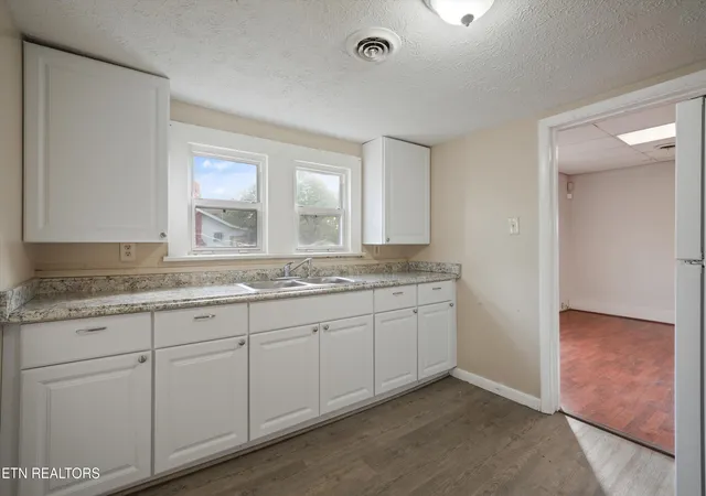 Photo 3 of Single family home for sale at 1503 Connecticut Ave, Knoxville, TN 37921 | MLS# 1354843 | Listing updated on 2026-09-11
