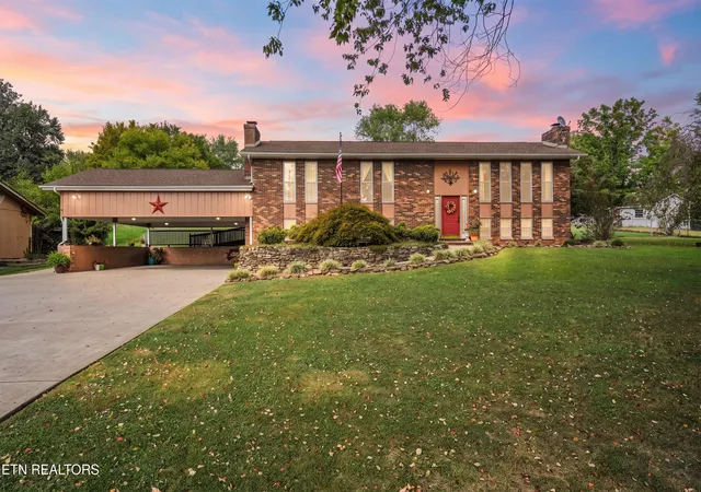 Photo 1 of Single family home for sale at 7314 Glastonbury Rd, Knoxville, TN 37931 | MLS# 1355015 | Listing updated on 2026-09-14
