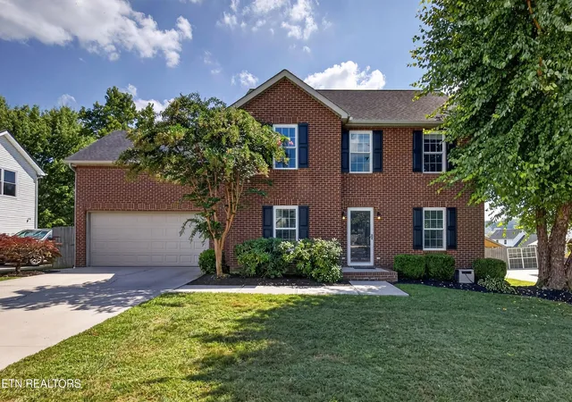 Photo 1 of Single family home for sale at 828 Paxton Dr, Knoxville, TN 37918 | MLS# 1354854 | Listing updated on 2026-09-10