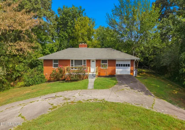 Photo 2 of Single family home for sale at 3103 Spicewood Ln, Knoxville, TN 37921 | MLS# 1355899 | Listing updated on 2026-10-05