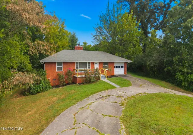 Photo 3 of Single family home for sale at 3103 Spicewood Ln, Knoxville, TN 37921 | MLS# 1355899 | Listing updated on 2026-10-05