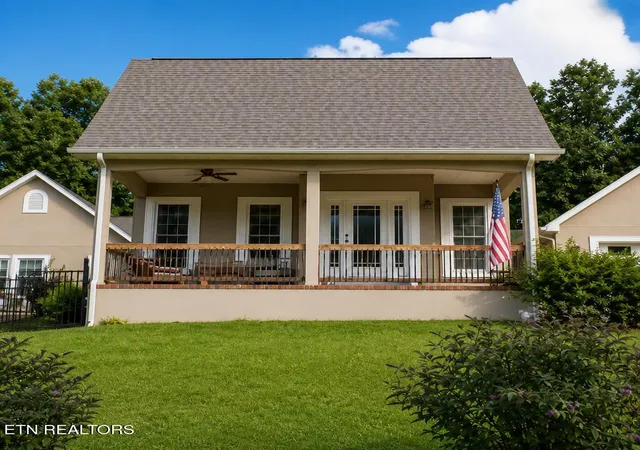 Photo 3 of Single family home for sale at 103 Mariners Dr, Crossville, TN 38558 | MLS# 1355453 | Listing updated on 2026-09-16