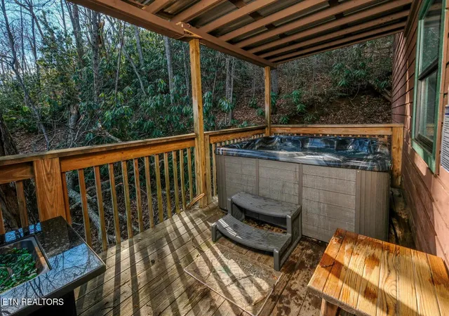 Photo 3 of Single family home for sale at 1580 Zermatt Dr, Gatlinburg, TN 37738 | MLS# 1355002 | Listing updated on 2026-09-10