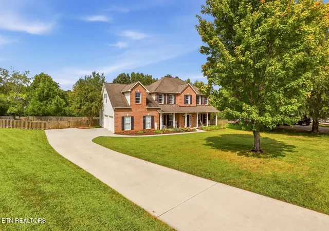Photo 2 of Single family home for sale at 2551 Silverstone Ln, Knoxville, TN 37932 | MLS# 1354913 | Listing updated on 2026-09-16