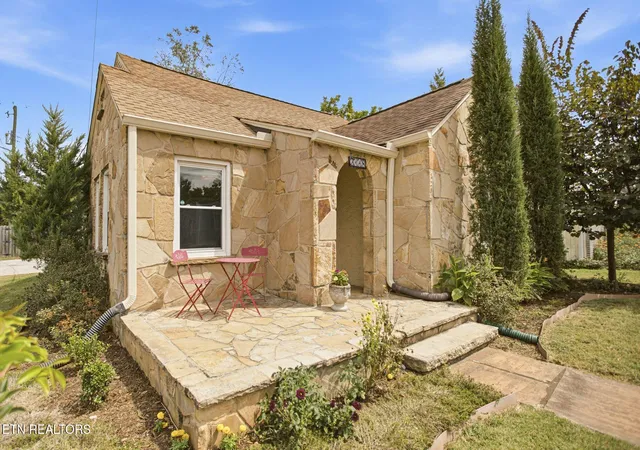 Photo 2 of Single family home for sale at 3118 Orlando St, Knoxville, TN 37917 | MLS# 1354829 | Listing updated on 2026-09-14