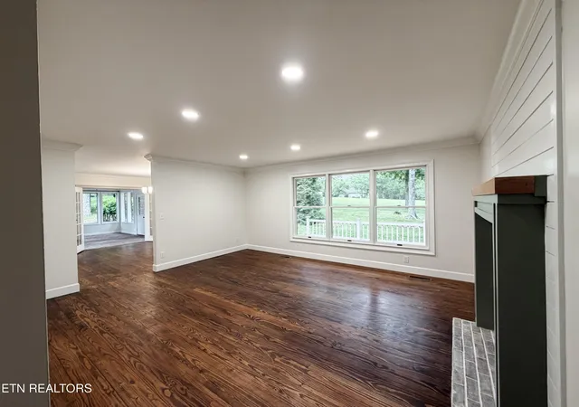 Photo 2 of Single family home for sale at 129 Lisa Ln, Crossville, TN 38558 | MLS# 1354858 | Listing updated on 2026-09-09