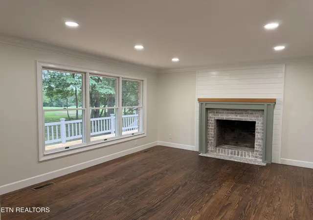 Photo 3 of Single family home for sale at 129 Lisa Ln, Crossville, TN 38558 | MLS# 1354858 | Listing updated on 2026-09-09