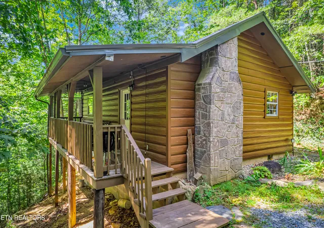 Photo 1 of Single family home for sale at 4081 Henry Town Rd, Sevierville, TN 37876 | MLS# 1354799 | Listing updated on 2026-10-13
