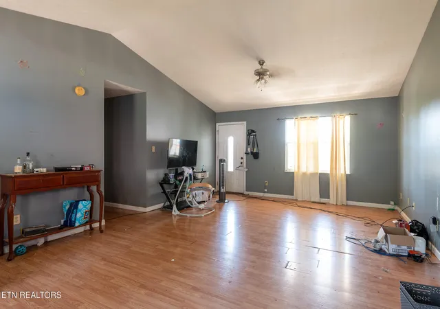 Photo 3 of Single family home for sale at 885 N Ridgecrest Rd, Luttrell, TN 37779 | MLS# 1355176 | Listing updated on 2026-09-11