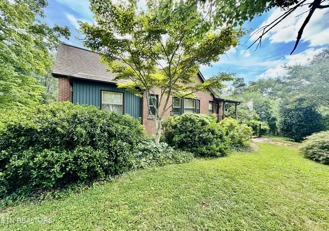 Photo 3 of Single family home for sale at 721 W Ellis St, Jefferson City, TN 37760 | MLS# 1354810 | Listing updated on 2026-09-14