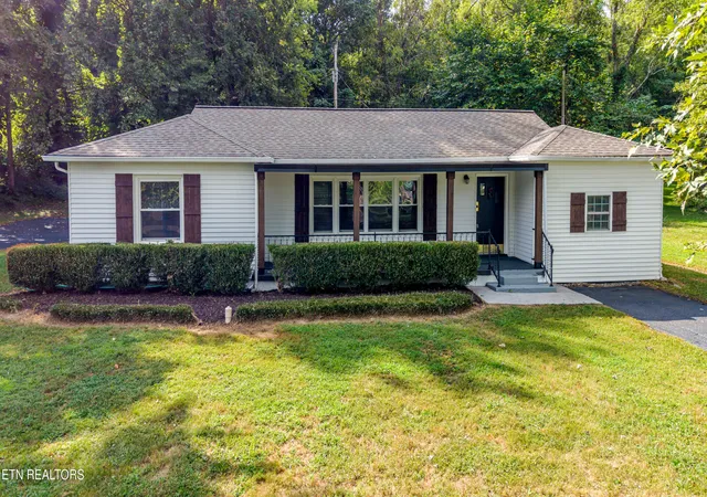 Photo 1 of Sale Pending at 6520 Jackie Ln, Knoxville, TN 37920 | MLS# 1354845 | Listing updated on 2026-09-13
