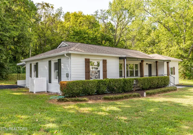 Photo 2 of Sale Pending at 6520 Jackie Ln, Knoxville, TN 37920 | MLS# 1354845 | Listing updated on 2026-09-13