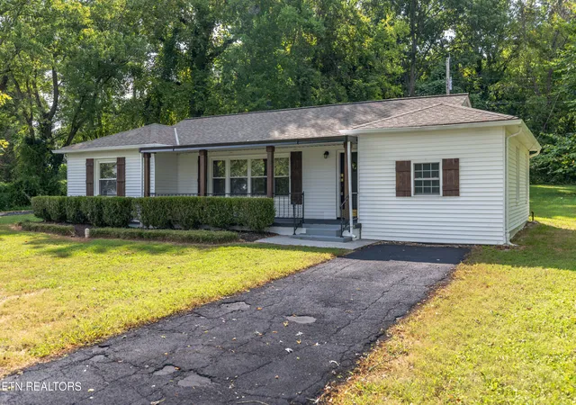 Photo 4 of Sale Pending at 6520 Jackie Ln, Knoxville, TN 37920 | MLS# 1354845 | Listing updated on 2026-09-13