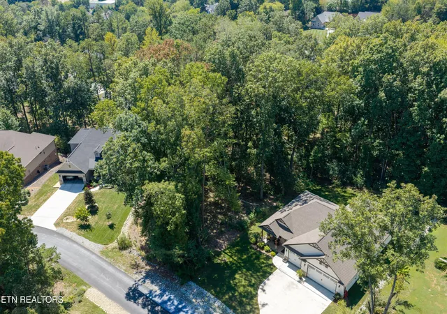 Photo 3 of Sale Pending at 181 Chahyga Way, Loudon, TN 37774 | MLS# 1355179 | Listing updated on 2026-09-13