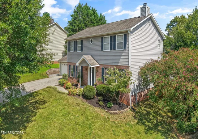 Photo 2 of Single family home for sale at 8022 Maple Run Ln, Knoxville, TN 37919 | MLS# 1354823 | Listing updated on 2026-09-14