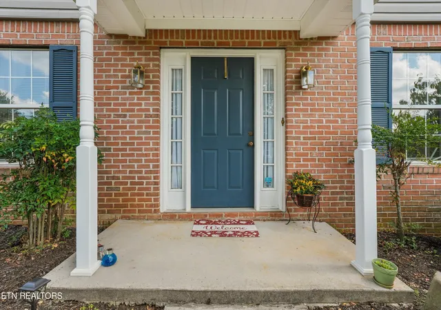 Photo 3 of Single family home for sale at 8022 Maple Run Ln, Knoxville, TN 37919 | MLS# 1354823 | Listing updated on 2026-09-14
