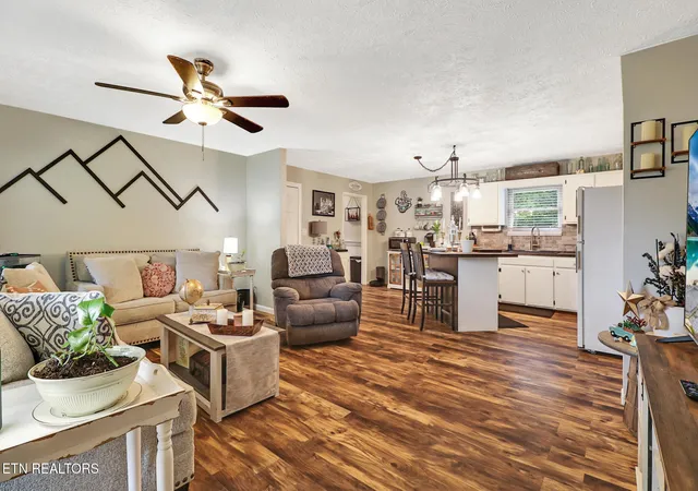 Photo 4 of Single family home for sale at 125 Christopher Rd, Wartburg, TN 37887 | MLS# 1354926 | Listing updated on 2026-10-01