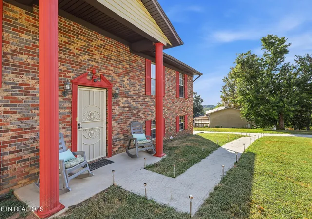 Photo 4 of Single family home for sale at 8420 Grane Lefe St, Knoxville, TN 37938 | MLS# 1355104 | Listing updated on 2026-09-11