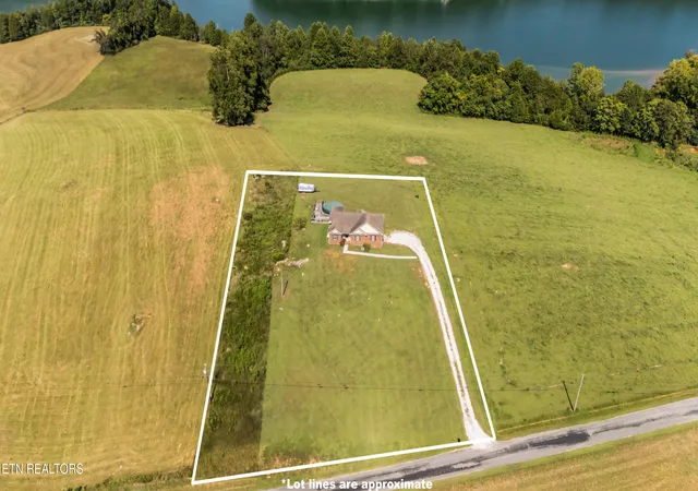 Photo 3 of Single family home for sale at 658 Stiner Rd, Sharps Chapel, TN 37866 | MLS# 1354911 | Listing updated on 2026-09-09