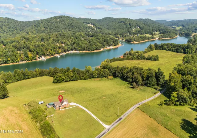 Photo 3 of Single family home for sale at 658 Stiner Rd, Sharps Chapel, TN 37866 | MLS# 1354911 | Listing updated on 2026-09-09