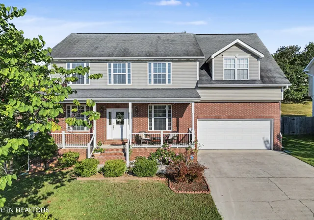 Photo 2 of Single family home for sale at 1917 Winter Winds Ln #4, Knoxville, TN 37909 | MLS# 1354852 | Listing updated on 2026-10-23