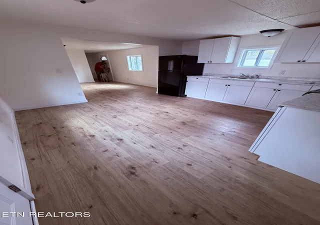Photo 4 of Single family home for sale at 3618 Rothmoor Dr, Knoxville, TN 37918 | MLS# 1354851 | Listing updated on 2026-09-09