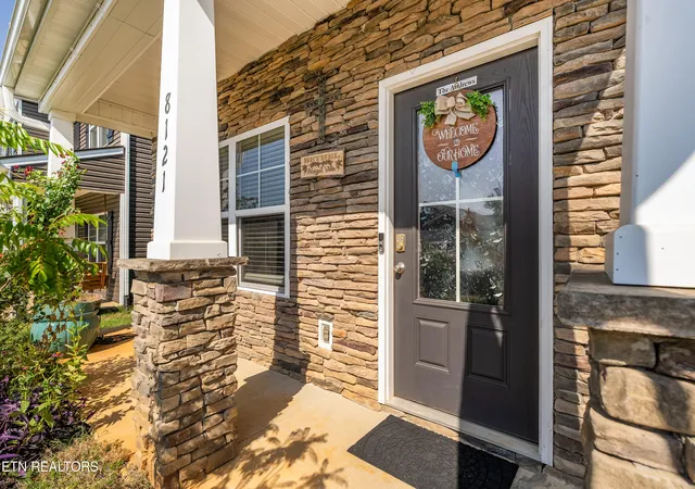Photo 3 of Single family home for sale at 8121 Dennis Fox Ln, Knoxville, TN 37938 | MLS# 1354914 | Listing updated on 2026-09-11