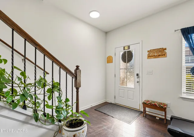 Photo 4 of Single family home for sale at 8121 Dennis Fox Ln, Knoxville, TN 37938 | MLS# 1354914 | Listing updated on 2026-09-11