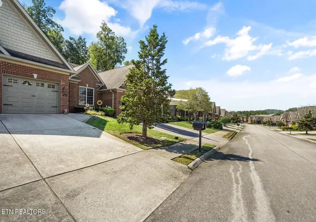 Photo 3 of Sale Pending at 240 Waterford Cir, Lenoir City, TN 37772 | MLS# 1354867 | Listing updated on 2026-09-13