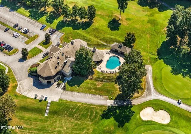 Listing Photo 2 - Condo for sale in building located at 240 Waterford Cir, Lenoir, TN 37772